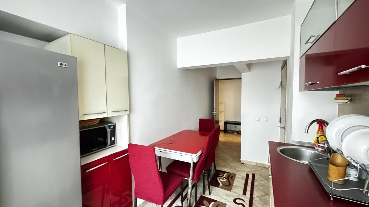 De vanzare 3 camere | Bd. Decebal | Etaj 2/8 | 92 mp | 2 băi 