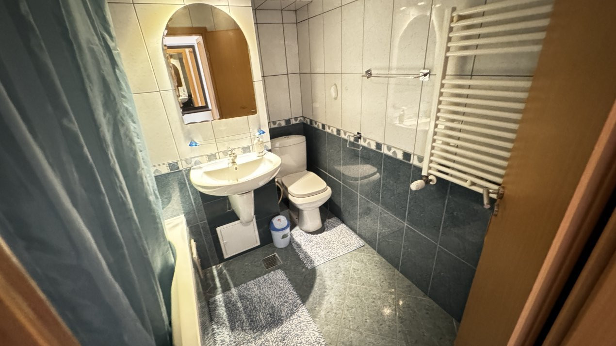 De vanzare 3 camere | Bd. Decebal | Etaj 2/8 | 92 mp | 2 băi 