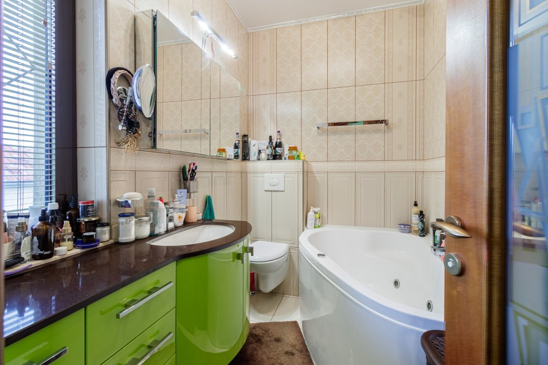 Vilă individuală cu piscină,  garaj dublu • teren 766 mp • Popești-Leordeni