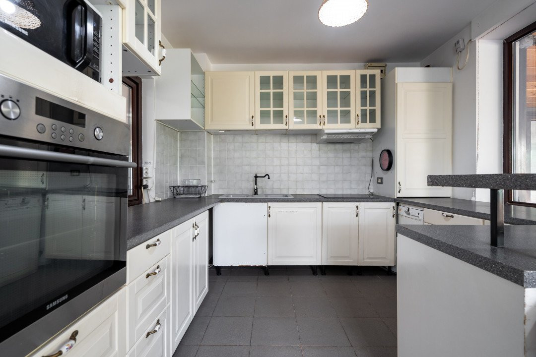 VANZARE VILA 12 CAMERE POPESTI LEORDENI – DRUMUL FERMEI