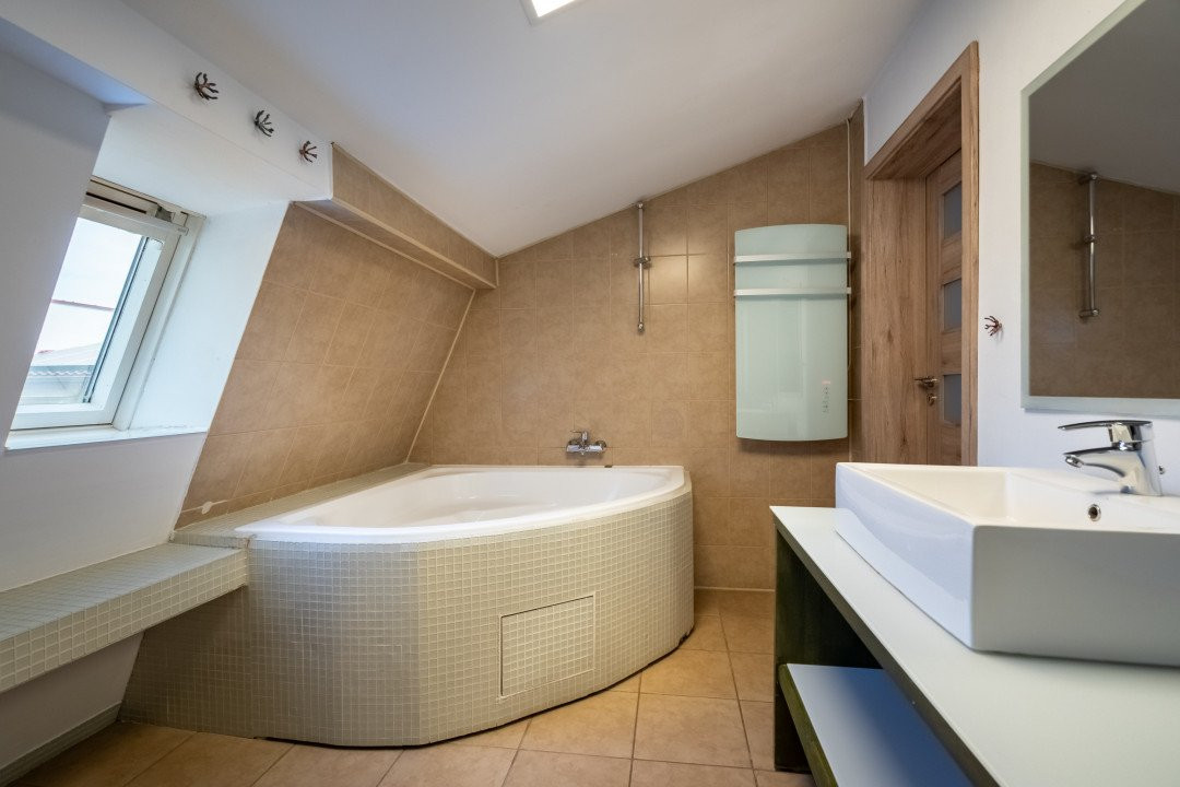 VANZARE VILA 12 CAMERE POPESTI LEORDENI – DRUMUL FERMEI