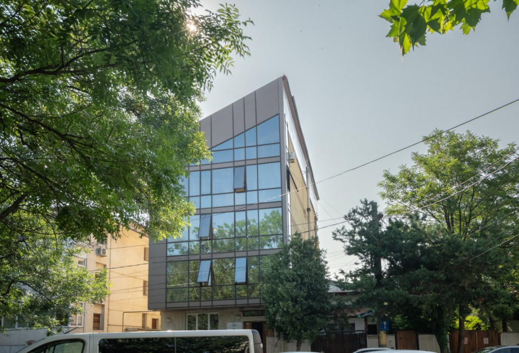 DRUMUL SARII - MACAROVICI, CLADIRE BIROURI 923 MP UTILI, LOT 360 MP!