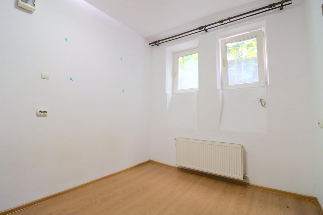 Apartament de vânzare cu 4 camere- curte – Cotroceni - metrou Eroilor/Grozăvești
