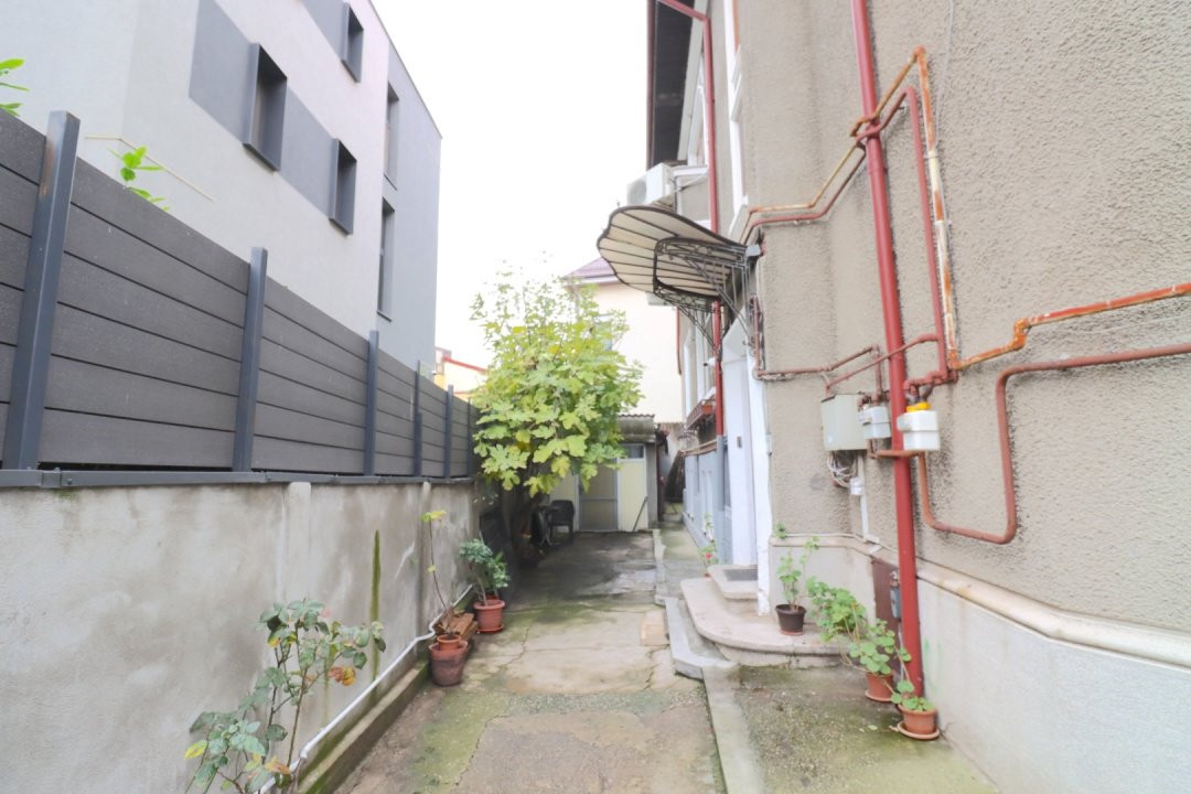 Apartament de vânzare cu 4 camere- curte – Cotroceni - metrou Eroilor/Grozăvești