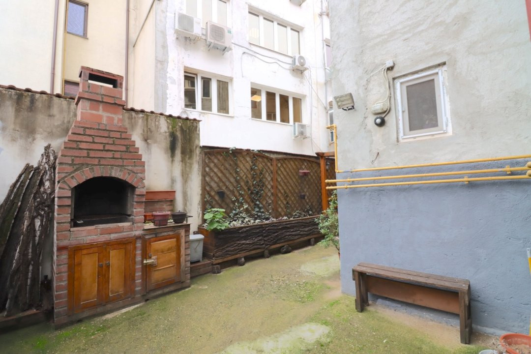 Apartament de vânzare cu 4 camere- curte – Cotroceni - metrou Eroilor/Grozăvești