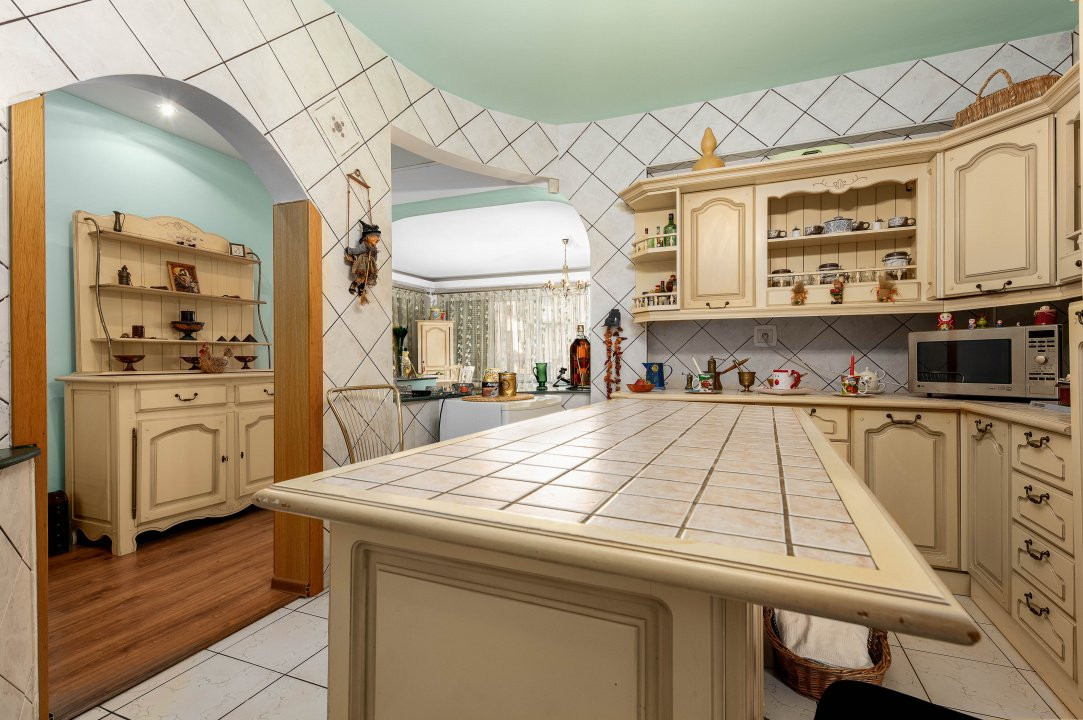 Vanzare apartament 4 camere, bloc boutique an 2000, garaj subteran - Dorobanti