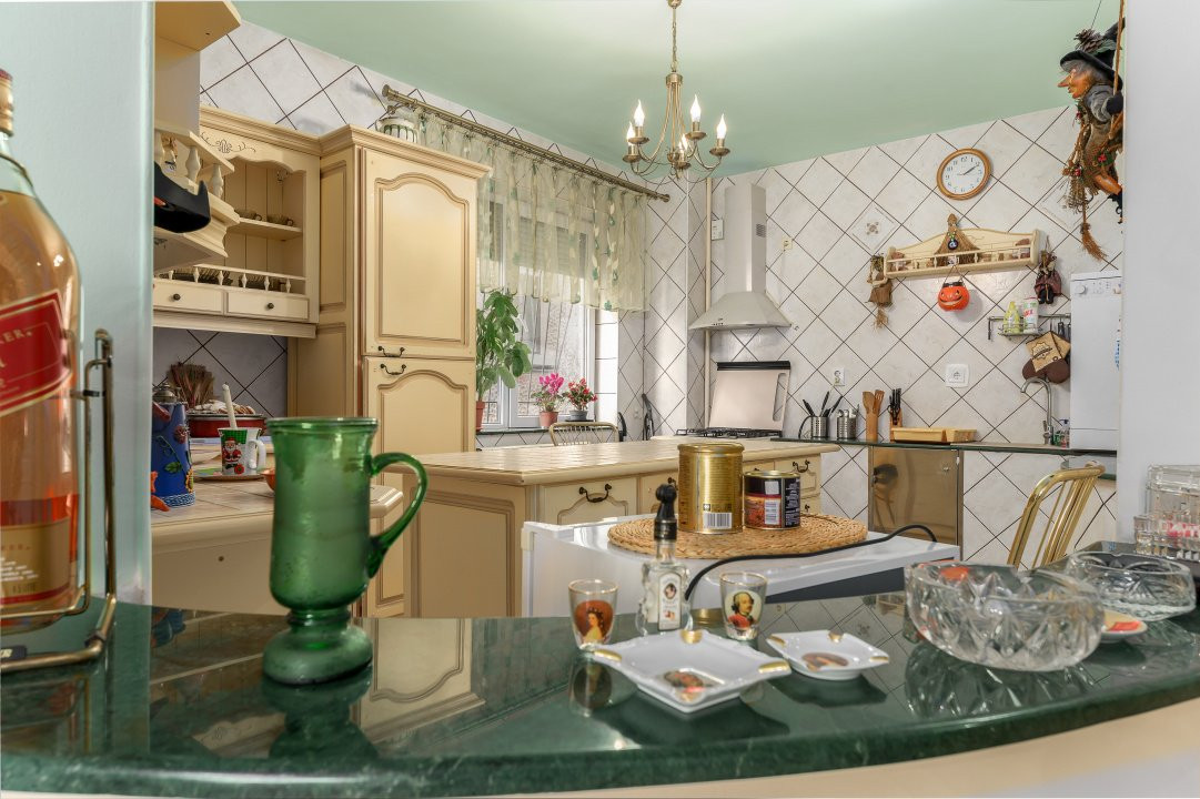 Vanzare apartament 4 camere, bloc boutique an 2000, garaj subteran - Dorobanti