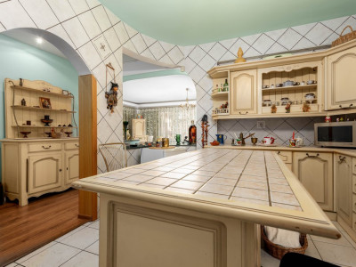 Vanzare apartament 4 camere, bloc boutique an 2000, garaj subteran - Dorobanti