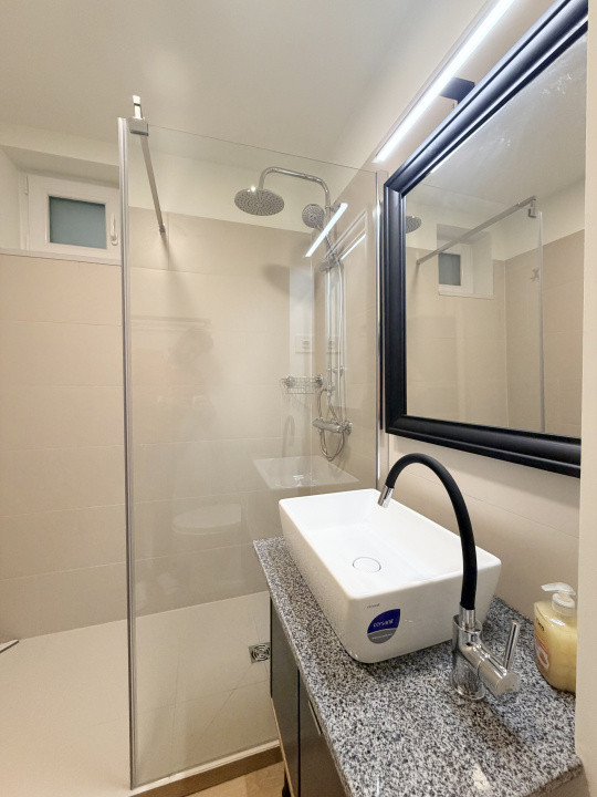 Apartament proaspăt Renovat în Piața Muncii-Basarabia