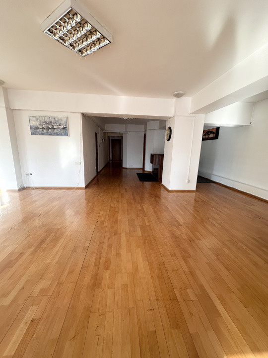 SPATIU BIROURI IN ZONA EROILOR - GROZAVESTI