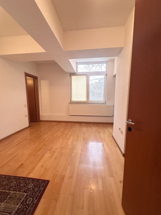 SPATIU BIROURI IN ZONA EROILOR - GROZAVESTI