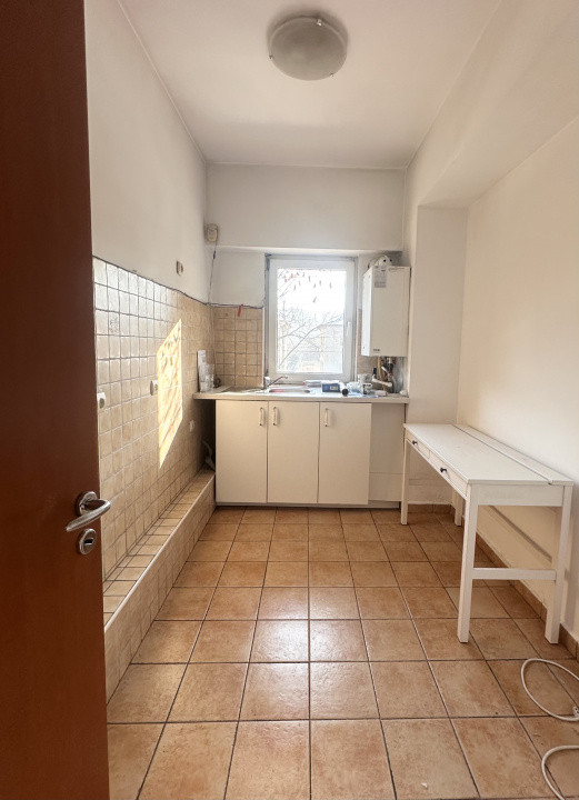 SPATIU BIROURI IN ZONA EROILOR - GROZAVESTI