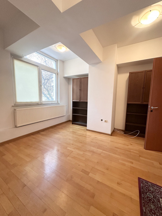 SPATIU BIROURI IN ZONA EROILOR - GROZAVESTI