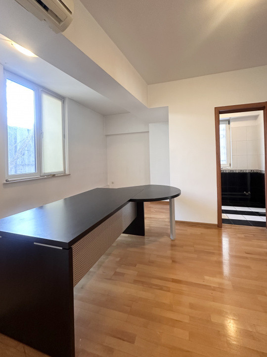 SPATIU BIROURI IN ZONA EROILOR - GROZAVESTI