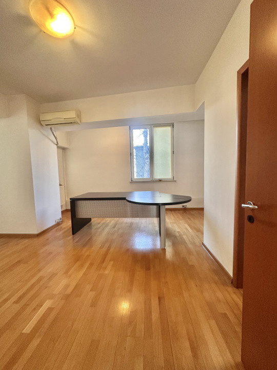 SPATIU BIROURI IN ZONA EROILOR - GROZAVESTI