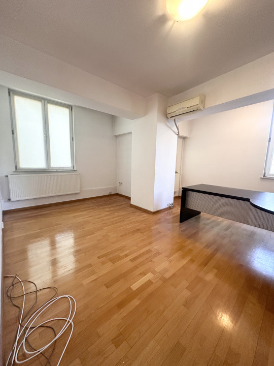 SPATIU BIROURI IN ZONA EROILOR - GROZAVESTI