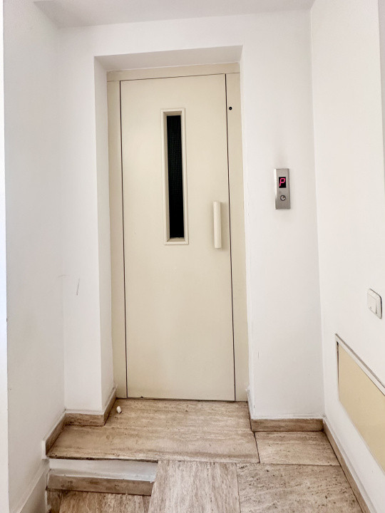 SPATIU BIROURI IN ZONA EROILOR - GROZAVESTI