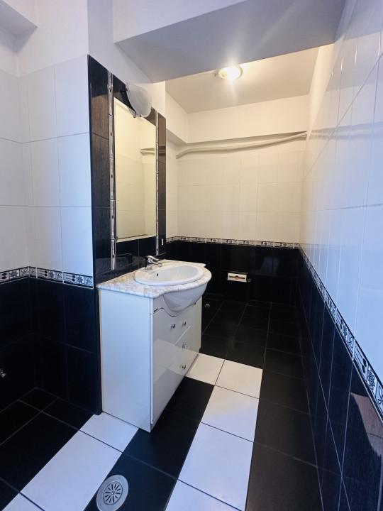 SPATIU BIROURI IN ZONA EROILOR - GROZAVESTI