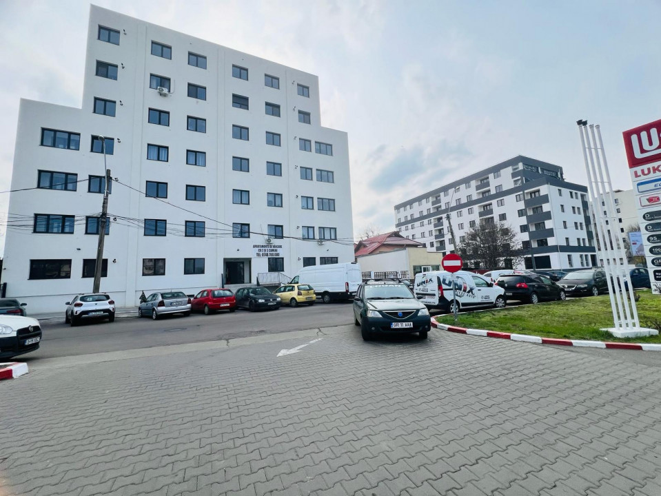 Apartament cu terasă, centrala proprie, spatios