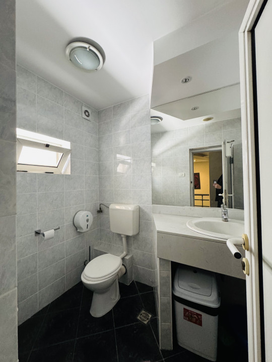 De Inchiriat Cladire Birouri stradal, Ideal sediu, Clinica, Birouri, Showroom