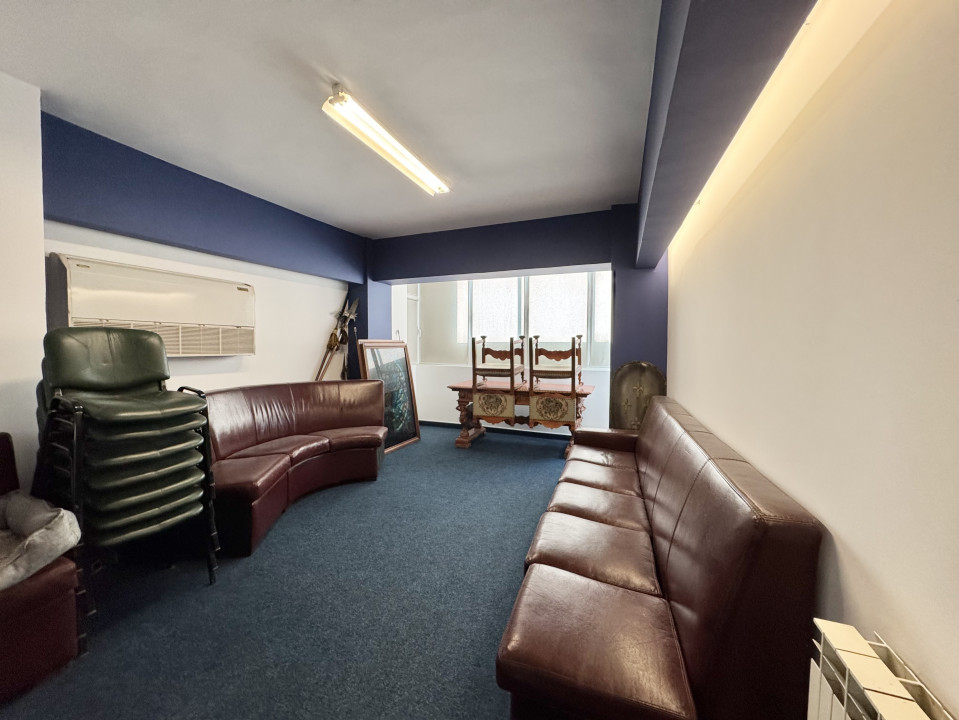 De Inchiriat Cladire Birouri stradal, Ideal sediu, Clinica, Birouri, Showroom