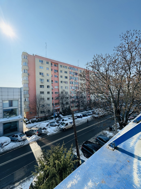 De Inchiriat Cladire Birouri stradal, Ideal sediu, Clinica, Birouri, Showroom