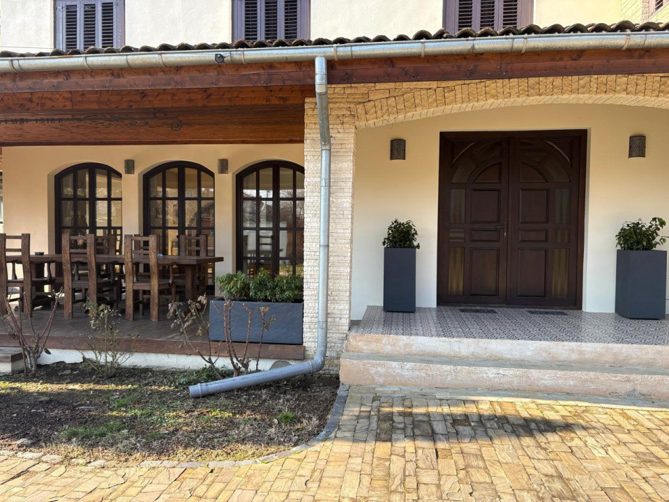 Vila exclusivistă cu 6 camere, piscina si grădină Băneasa