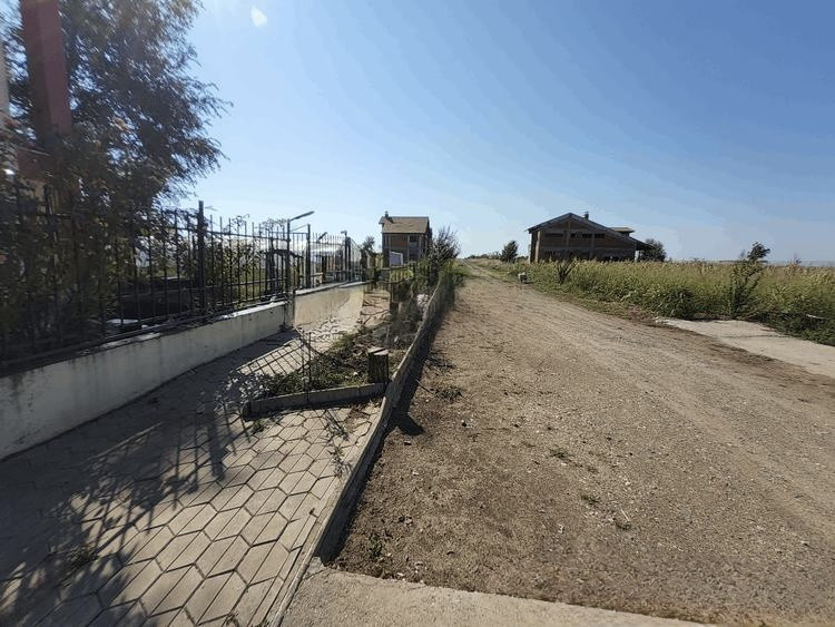 Frumusani-Pasarea '70 loturi cu drum într-o zona in dezvoltare 