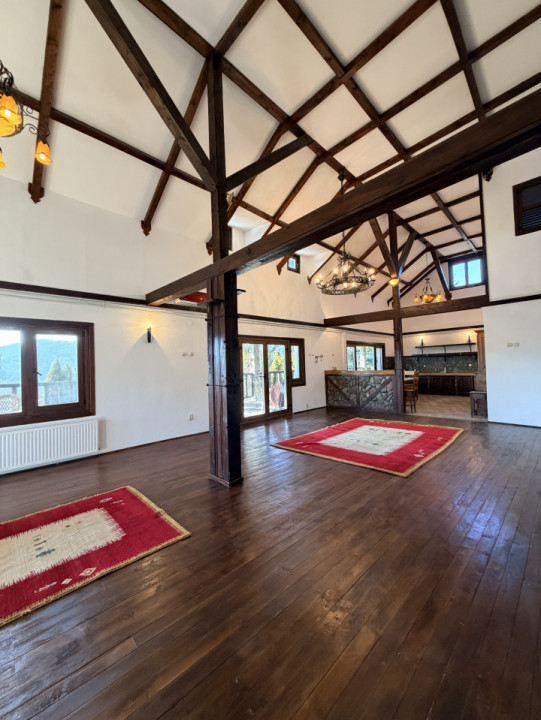 Refugiu Exclusivist Prahova Casa cu 5.2 ha, Panoramă Pârâu și Potențial Turistic