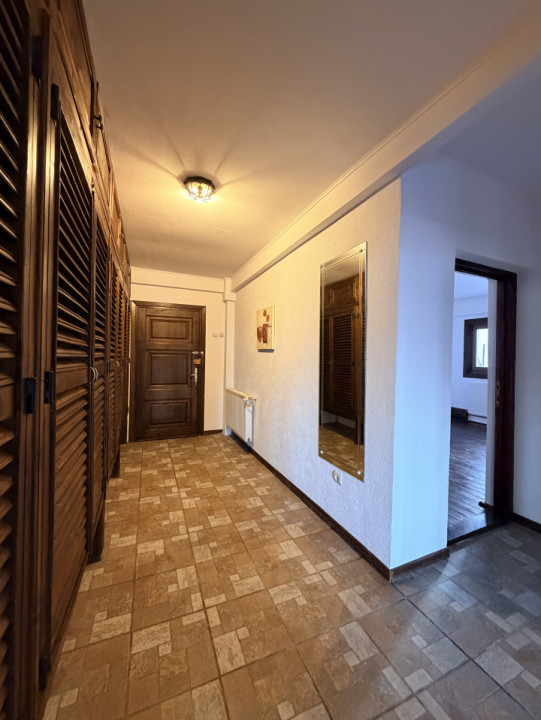 Refugiu Exclusivist Prahova Casa cu 5.2 ha, Panoramă Pârâu și Potențial Turistic