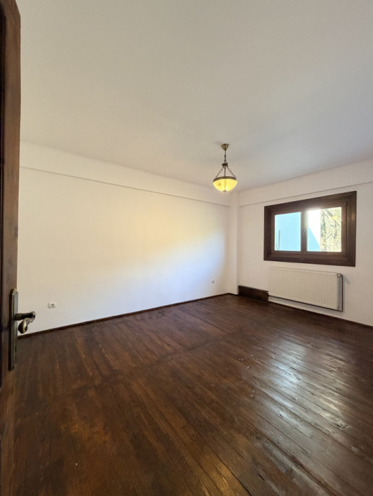 Refugiu Exclusivist Prahova Casa cu 5.2 ha, Panoramă Pârâu și Potențial Turistic