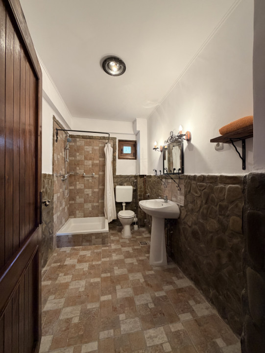 Refugiu Exclusivist Prahova Casa cu 5.2 ha, Panoramă Pârâu și Potențial Turistic