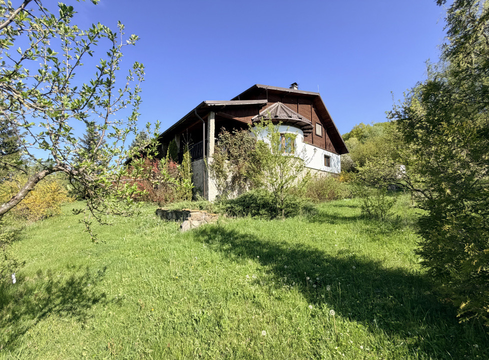 Refugiu Exclusivist Prahova Casa cu 5.2 ha, Panoramă Pârâu și Potențial Turistic