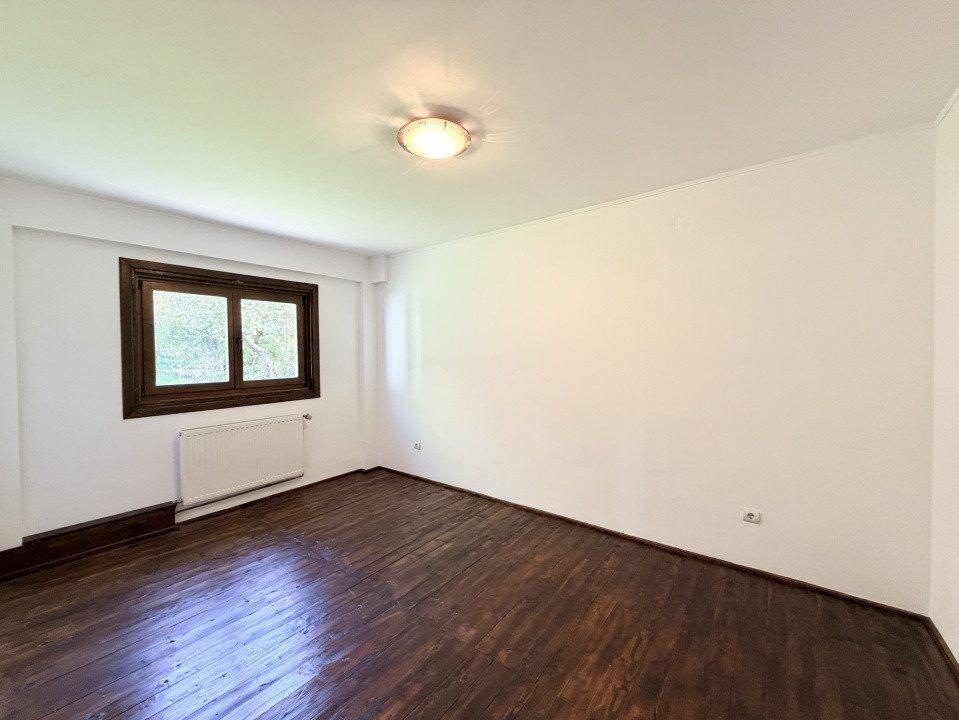 Refugiu Exclusivist Prahova Casa cu 5.2 ha, Panoramă Pârâu și Potențial Turistic
