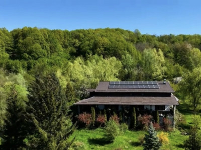Refugiu Exclusivist Prahova Casa cu 5.2 ha, Panoramă Pârâu și Potențial Turistic
