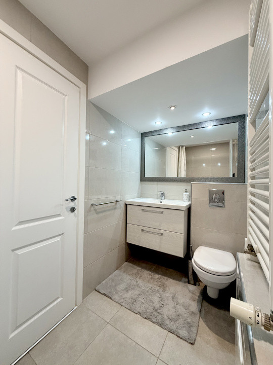 Apartament renovat recent  în Piața Alba Iulia 