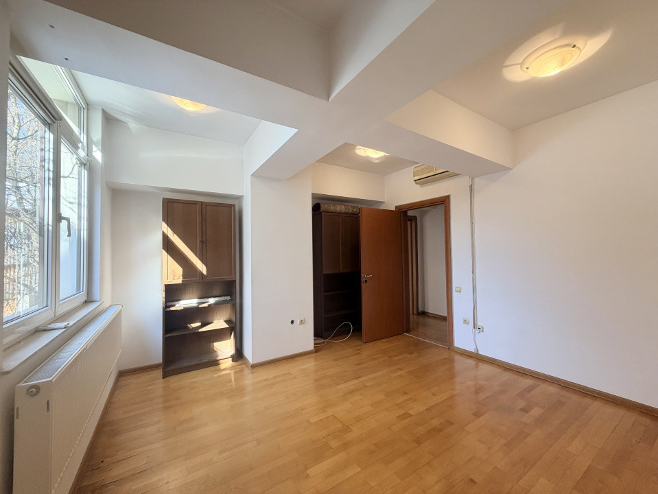 SPATIU BIROURI IN ZONA EROILOR - GROZAVESTI-Pod Cotroceni