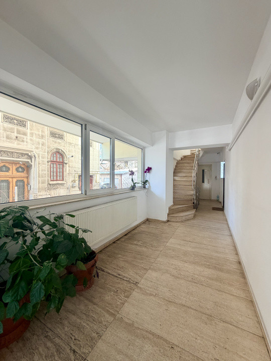 SPATIU BIROURI IN ZONA EROILOR - GROZAVESTI-Pod Cotroceni