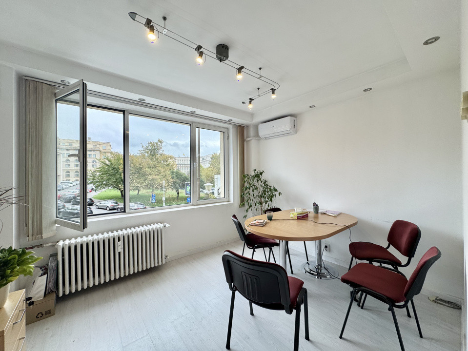 Spatiu ultracentral Sala Palatului pretabil Birouri-Cabinet