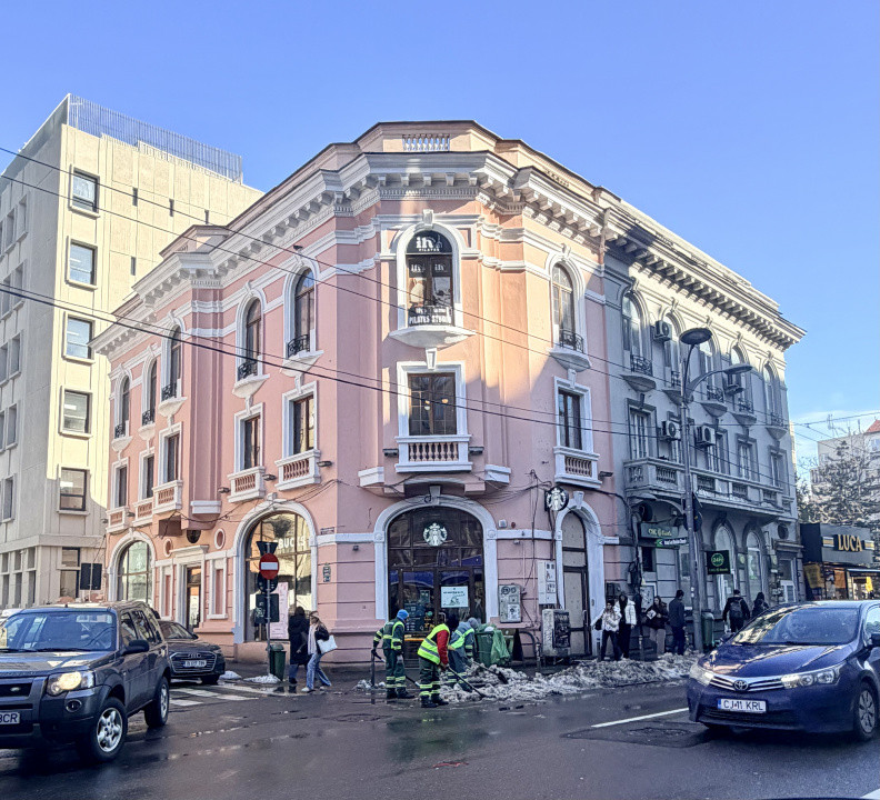 Spatiu pretabul birouri, Salon, Studio in  Mansarda Piata Romana