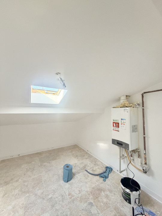 Spatiu pretabul birouri, Salon, Studio in  Mansarda Piata Romana