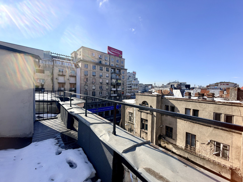 Spatiu pretabul birouri, Salon, Studio in  Mansarda Piata Romana