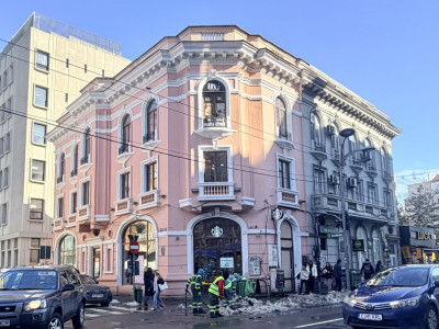 Spatiu pretabul birouri, Salon, Studio in  Mansarda Piata Romana