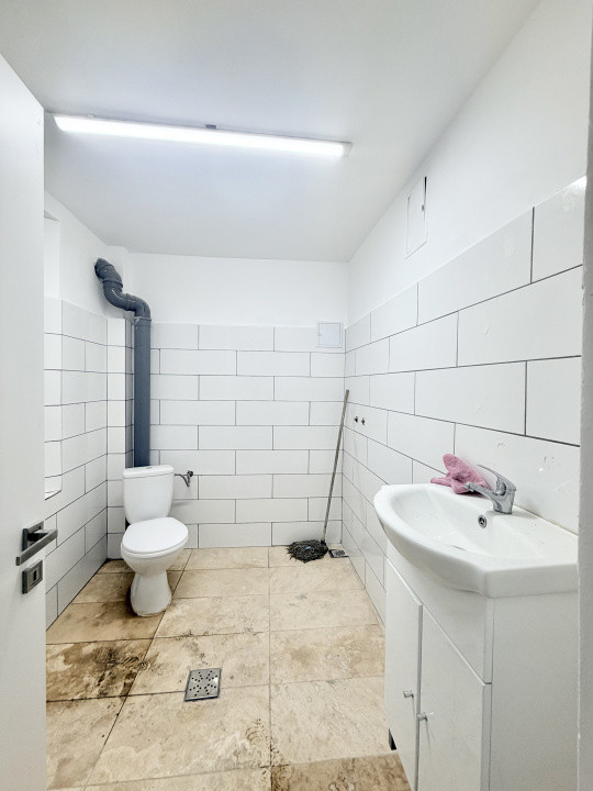 Spatiu pretabil birouri, salon, atelier in Piata Romana