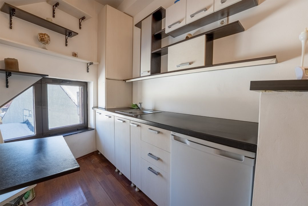 Cotroceni - Parcul Romniceanu -Vila P+2E+M - 6 camere - 200mp 