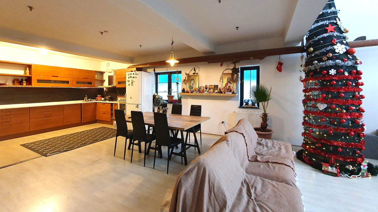 Casa de VANZARE in sector 5 Str. Antiaeriana resedinta sau after school