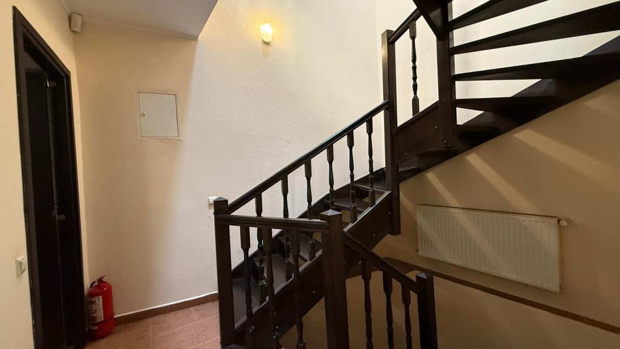  Uranus birou de închiriat