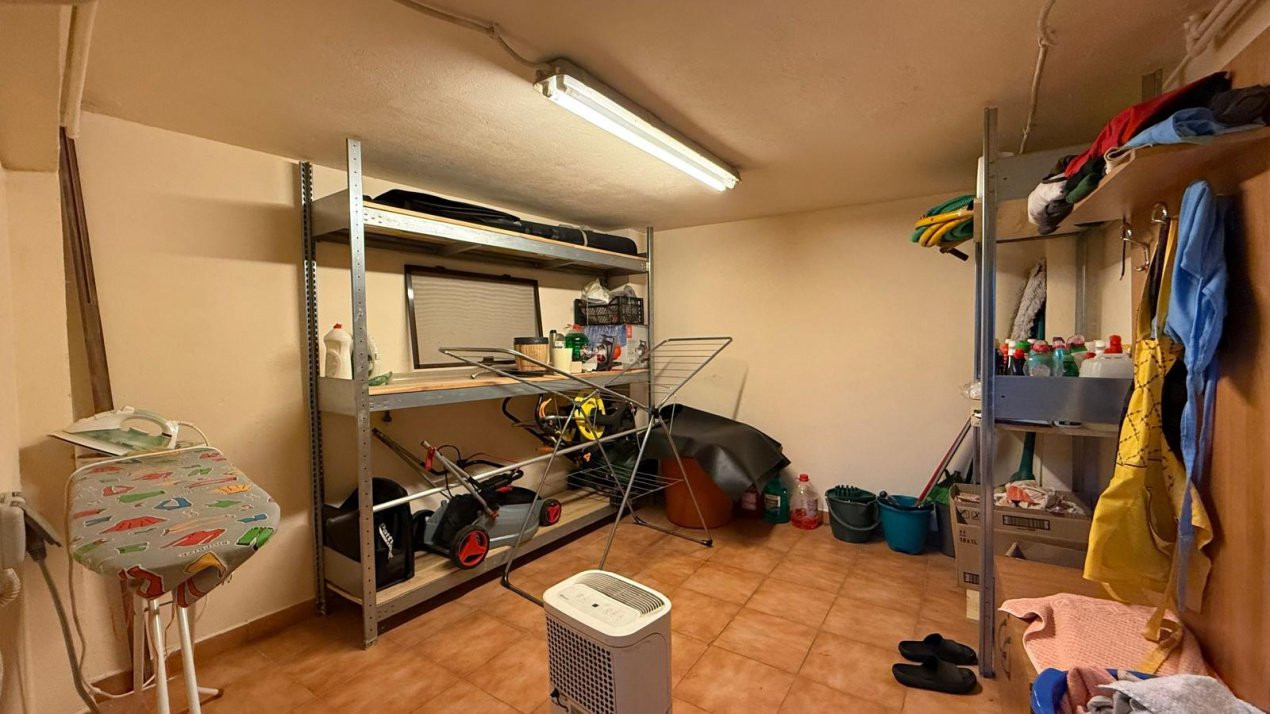  Uranus birou de închiriat