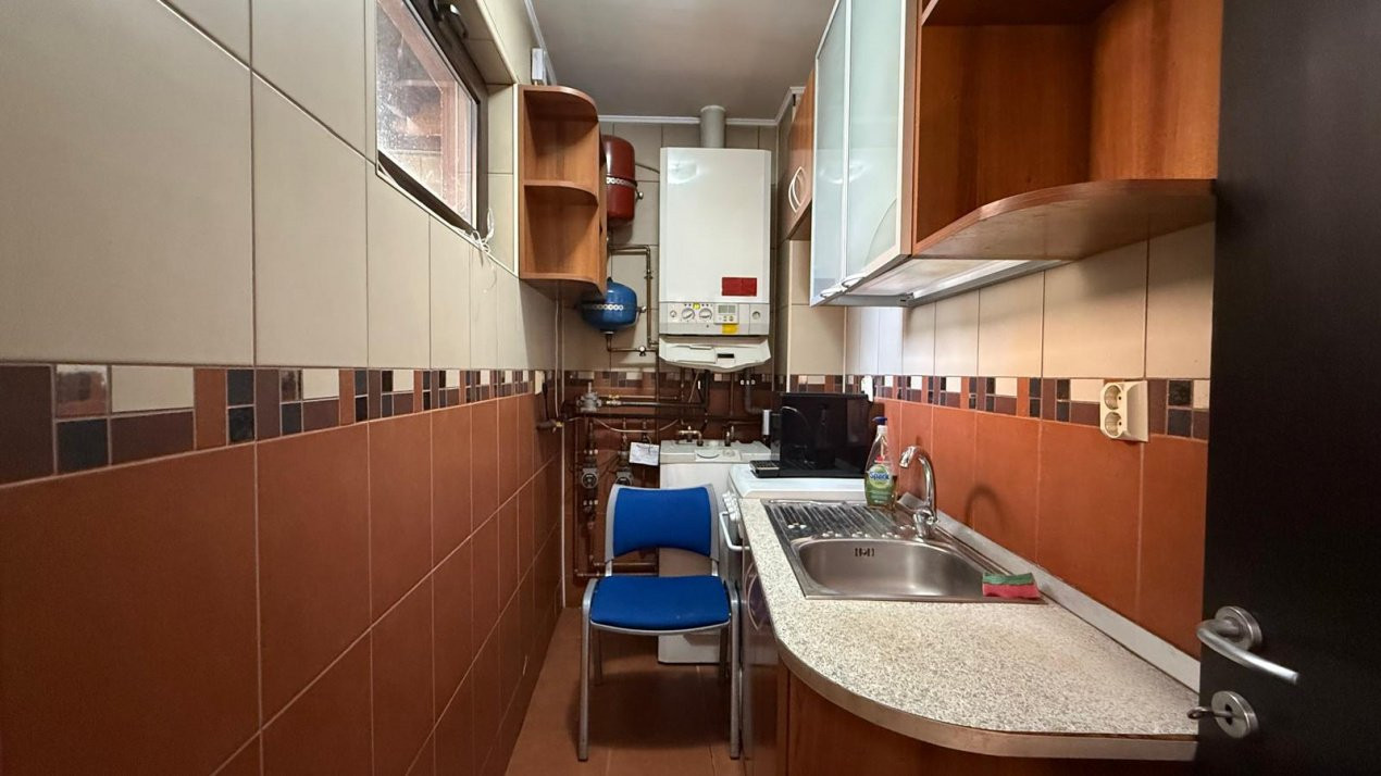  Uranus birou de închiriat