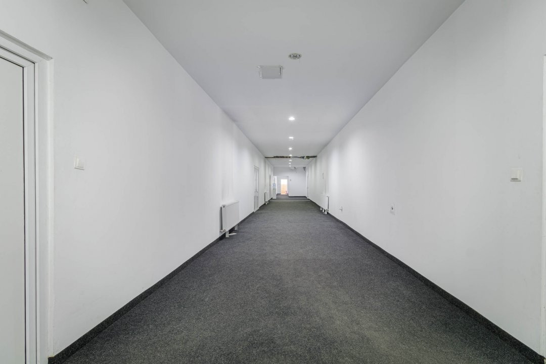 Spațiu industrial  – 3.540 mp utili, birouri 600 mp, randament în <10 ani!